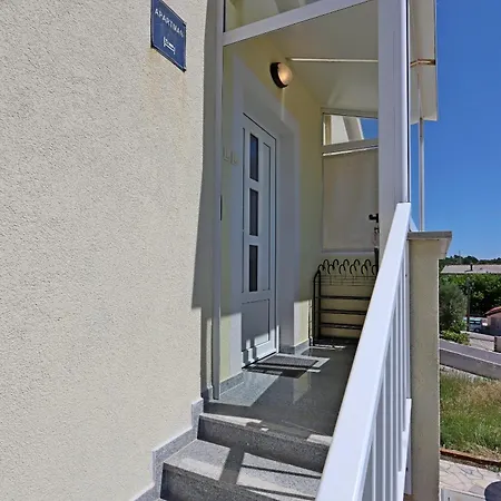 With Parking Space Lopar, Rab - 25086 Appartement