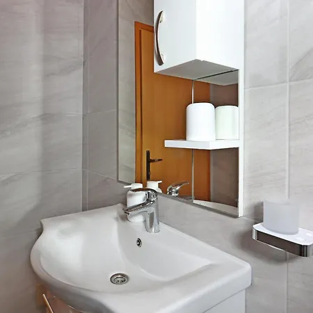 Appartement With Parking Space Lopar, Rab - 25086 *