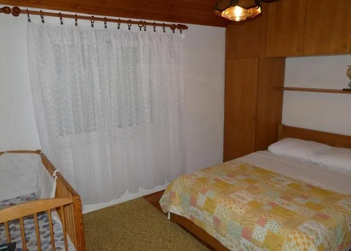Apartman With Parking Space Lopar, Rab - 25086 Rab Town